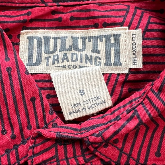 ⭐️ Duluth Trading Co Casual Relaxed Fit Short Sleeve Button Down Shirt SMALL - Picture 8 of 12